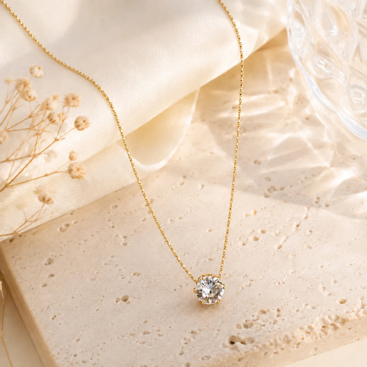 Solis Solitaire necklace