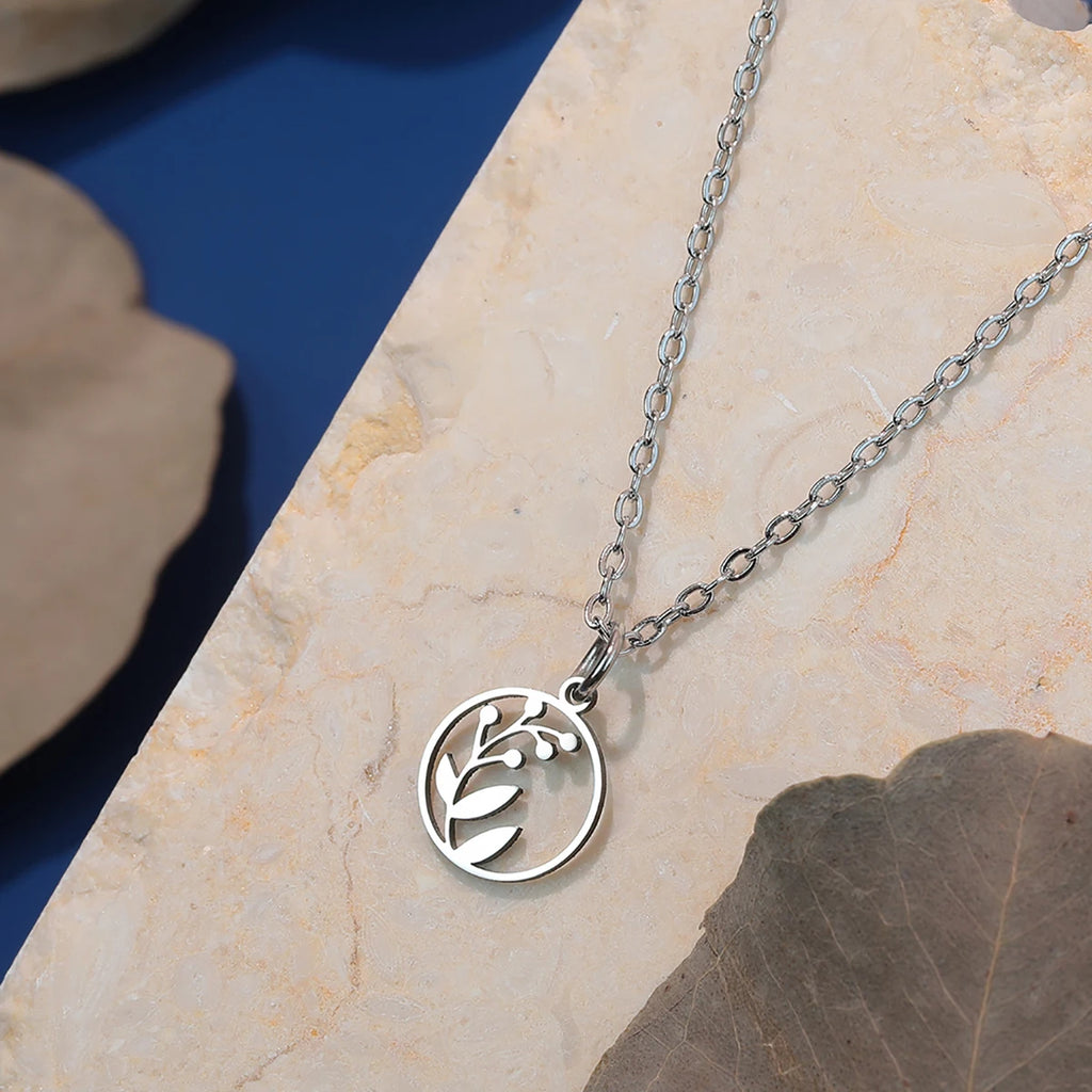 Minimalist Foliage necklace
