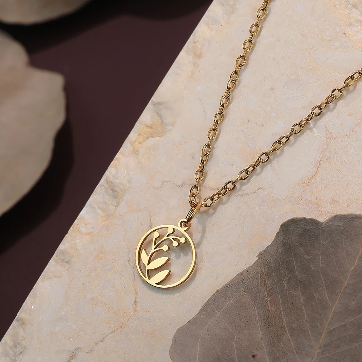 Minimalist Foliage necklace