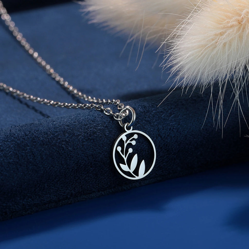 Minimalist Foliage necklace